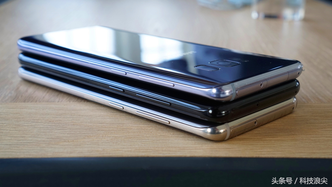 三星galaxys8颜色哪个好看,三星s8灰色和黑色