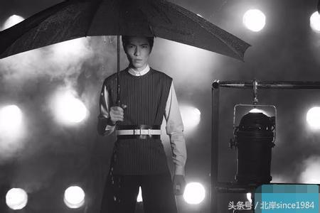 别傻了,你以为萧敬腾真是雨神,都是套路