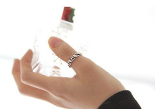 不同的手指戴戒指都有什么寓意,每个手指戴戒指有什么不同的含义