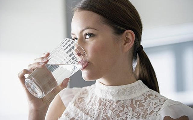 剖腹产伤疤有点红怎么办,剖腹产伤疤硬硬的咋办