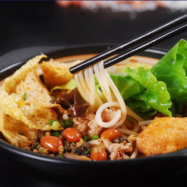 柳州螺蛳粉特色小吃介绍,柳州地道螺蛳粉套餐