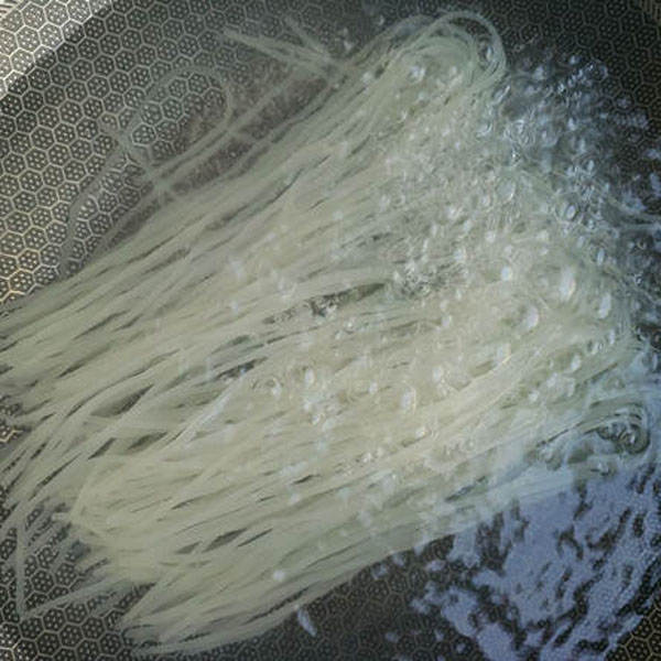 柳州螺蛳粉特色小吃介绍,柳州地道螺蛳粉套餐