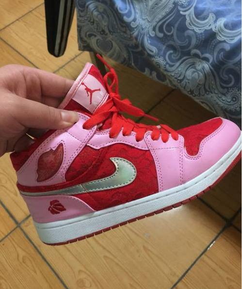 兄弟你穿衣服倒是长点心,这到底是几个意思