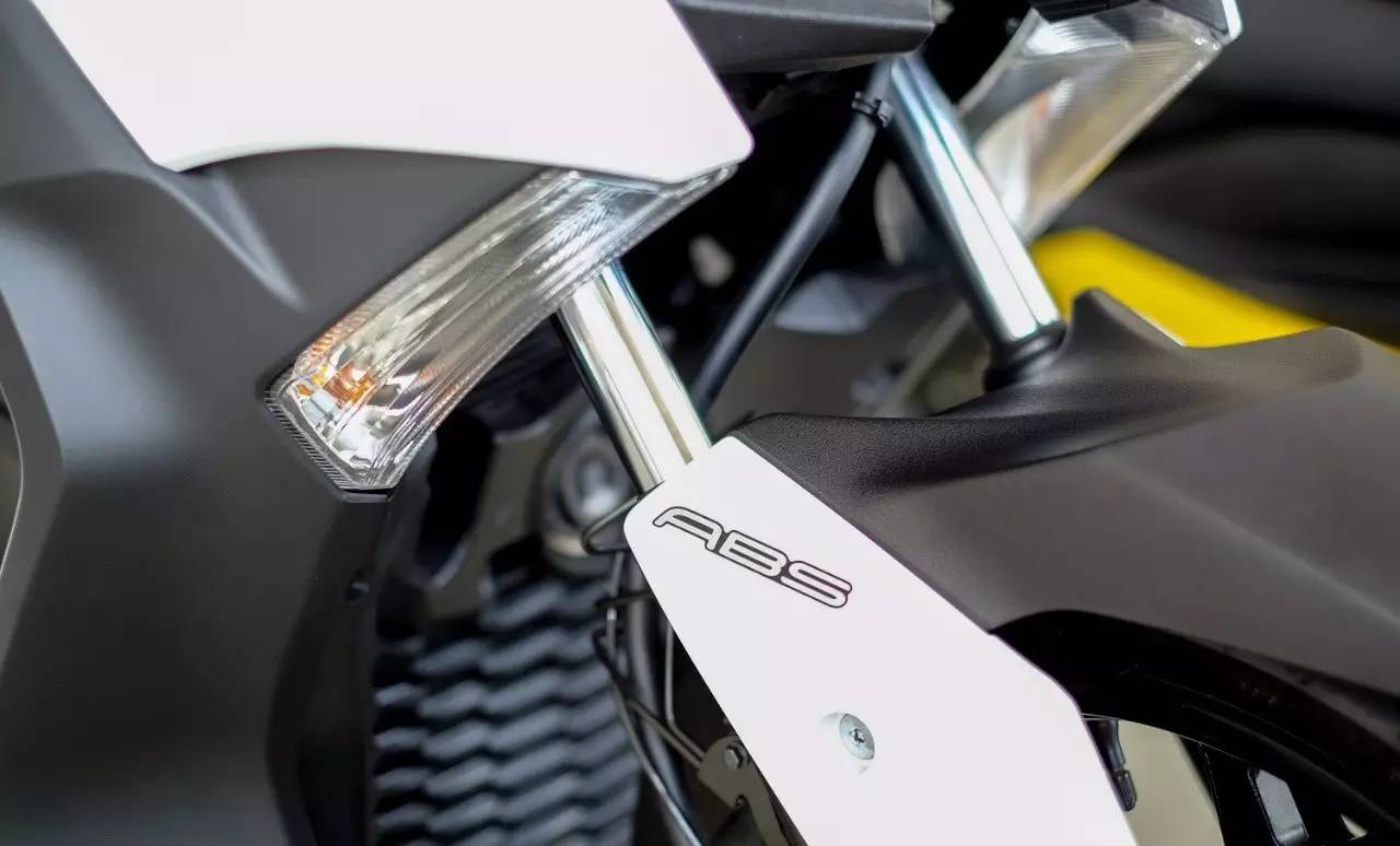 雅马哈踏板摩托车300cc,雅马哈xmax300踏板车国内大贸店