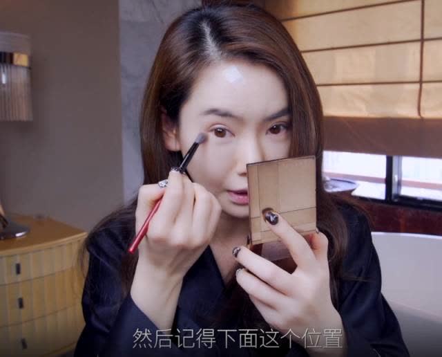 戚薇美妆教程日常化妆,戚薇惊艳美妆视频