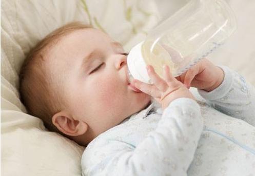 哺乳期孩子生病妈妈吃药起作用吗,哺乳期妈妈生病期间可以喂奶粉吗