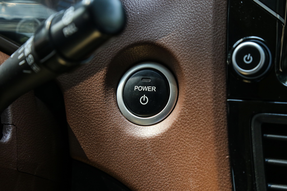 电动车双门超跑,超跑双门纯电动车