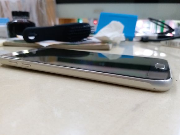 三星s6手机是曲面屏吗,三星s62024年使用