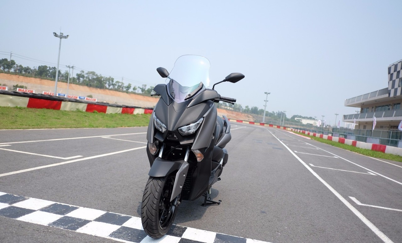 雅马哈踏板摩托车300cc,雅马哈xmax300踏板车国内大贸店