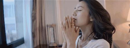 45岁的高圆圆和25岁的周冬雨,周冬雨高圆圆淡妆