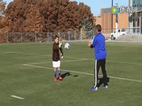 守门员不可思议的扑救法,守门员的经典扑救方法