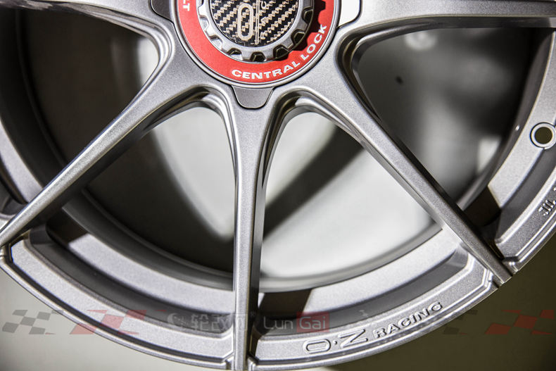 f1的设计,ozformulahlt轮毂怎么样