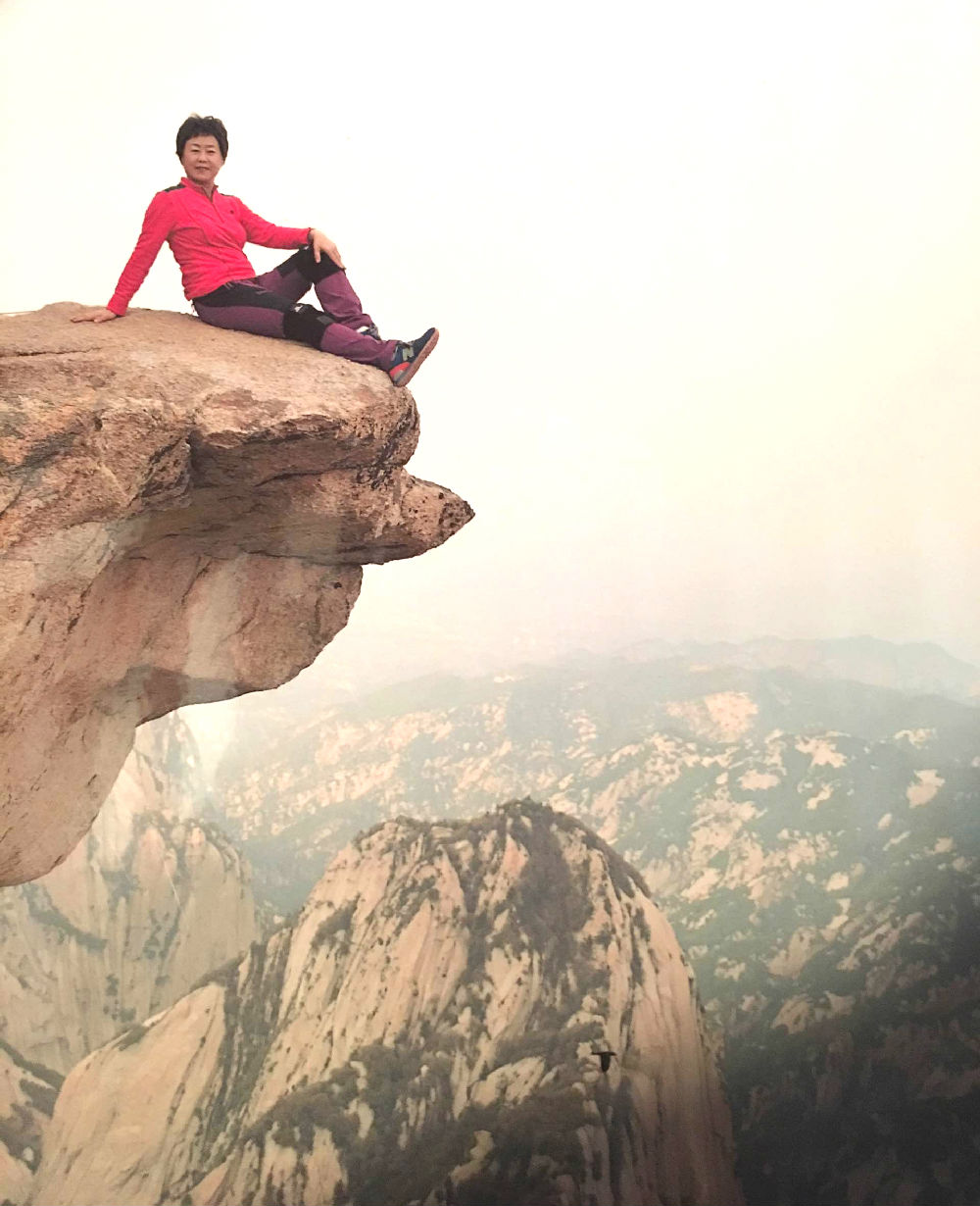 不到华山不知山之奇险,不登华山不知山峰之险