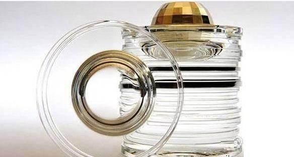 女生买那么多口红不浪费吗,女生买几百元口红好吗