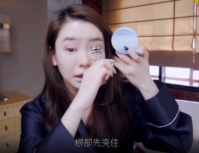 戚薇美妆教程日常化妆,戚薇惊艳美妆视频