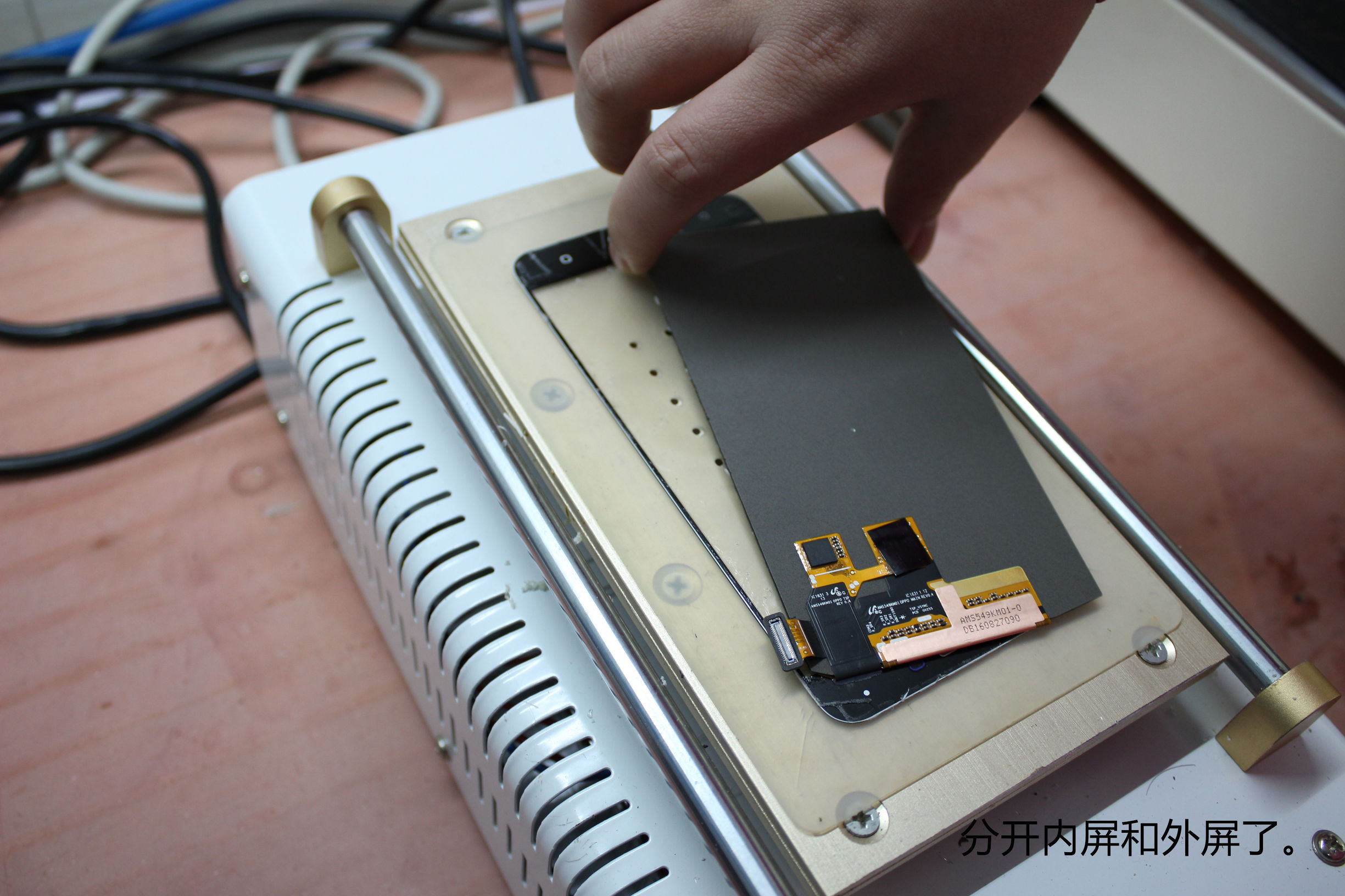 手机维修店手机屏幕更换注意什么,手机维修店不给换自带外屏的原因