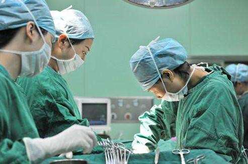 一层层,一刀刀切开孕妇肚子,剖腹产并不是你想象的那么简单