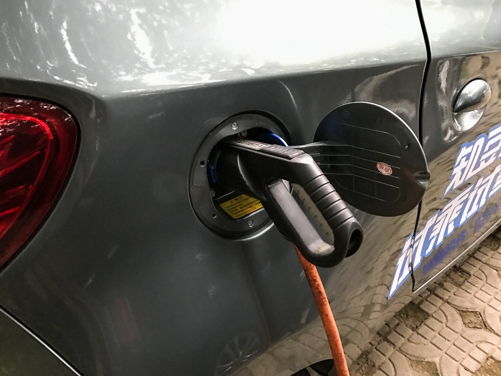 电动车双门超跑,超跑双门纯电动车