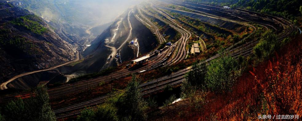 西露天矿历史,西露天矿是亚洲第一大坑吗