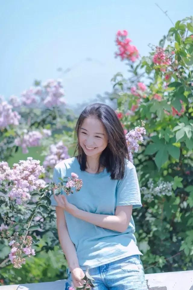 她是“成都第一私房菜美女老板”，与李易峰合作，和方大同录节目