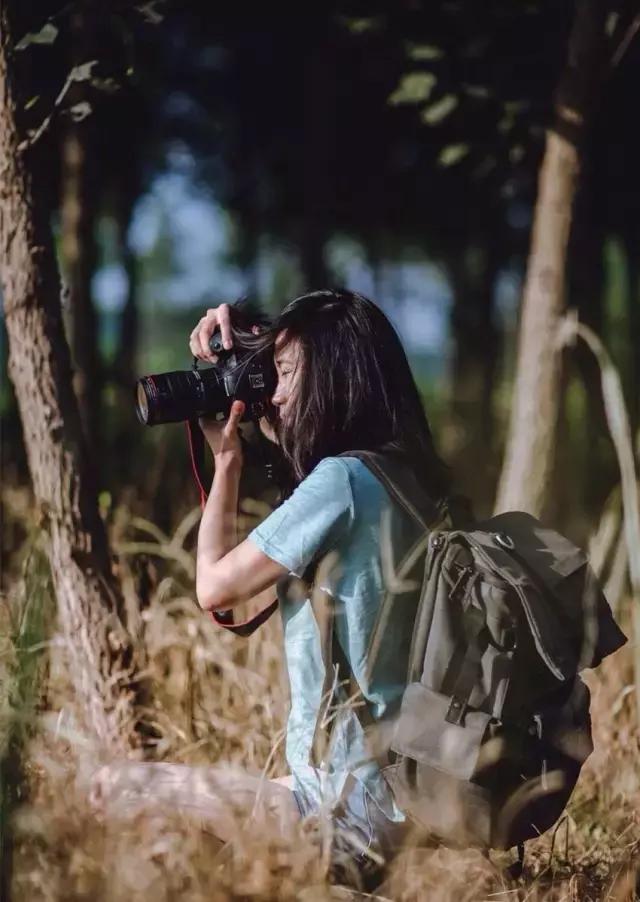 她是“成都第一私房菜美女老板”，与李易峰合作，和方大同录节目
