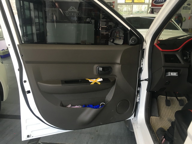 灯光加音乐的味道五菱改装古登套装喇叭—金华万车乐