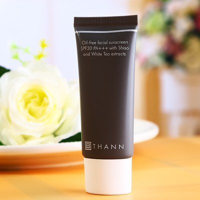 阳光越来越强,这些好用的防晒霜必不可少