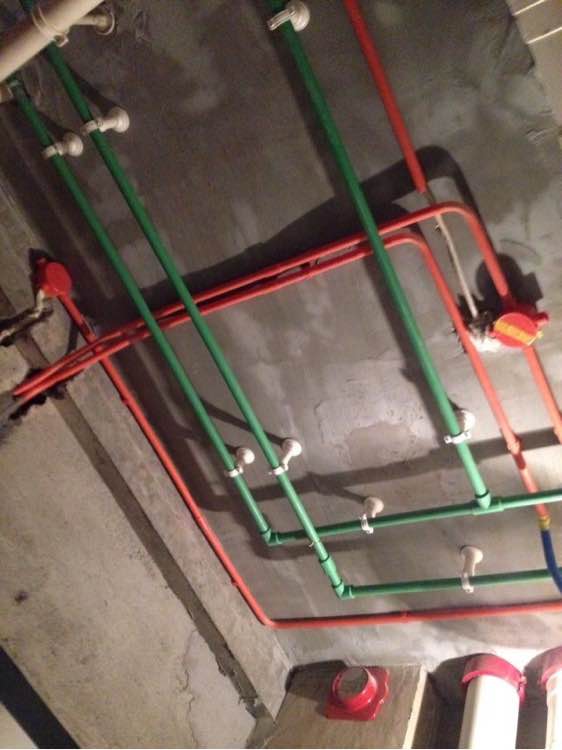 走顶线管的安装方法,卫生间顶排水管安装