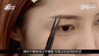 45岁的高圆圆和25岁的周冬雨,周冬雨高圆圆淡妆