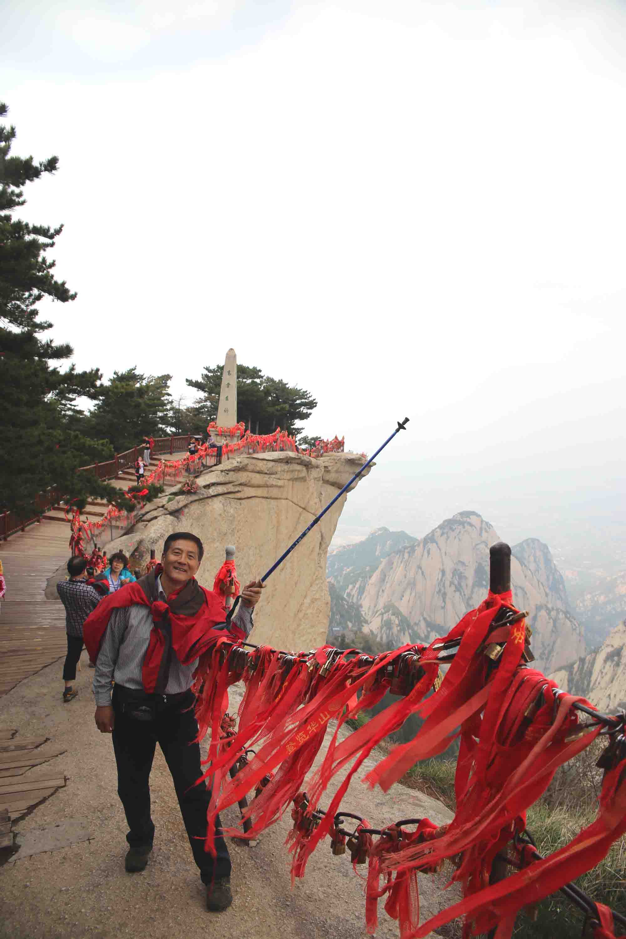不到华山不知山之奇险,不登华山不知山峰之险