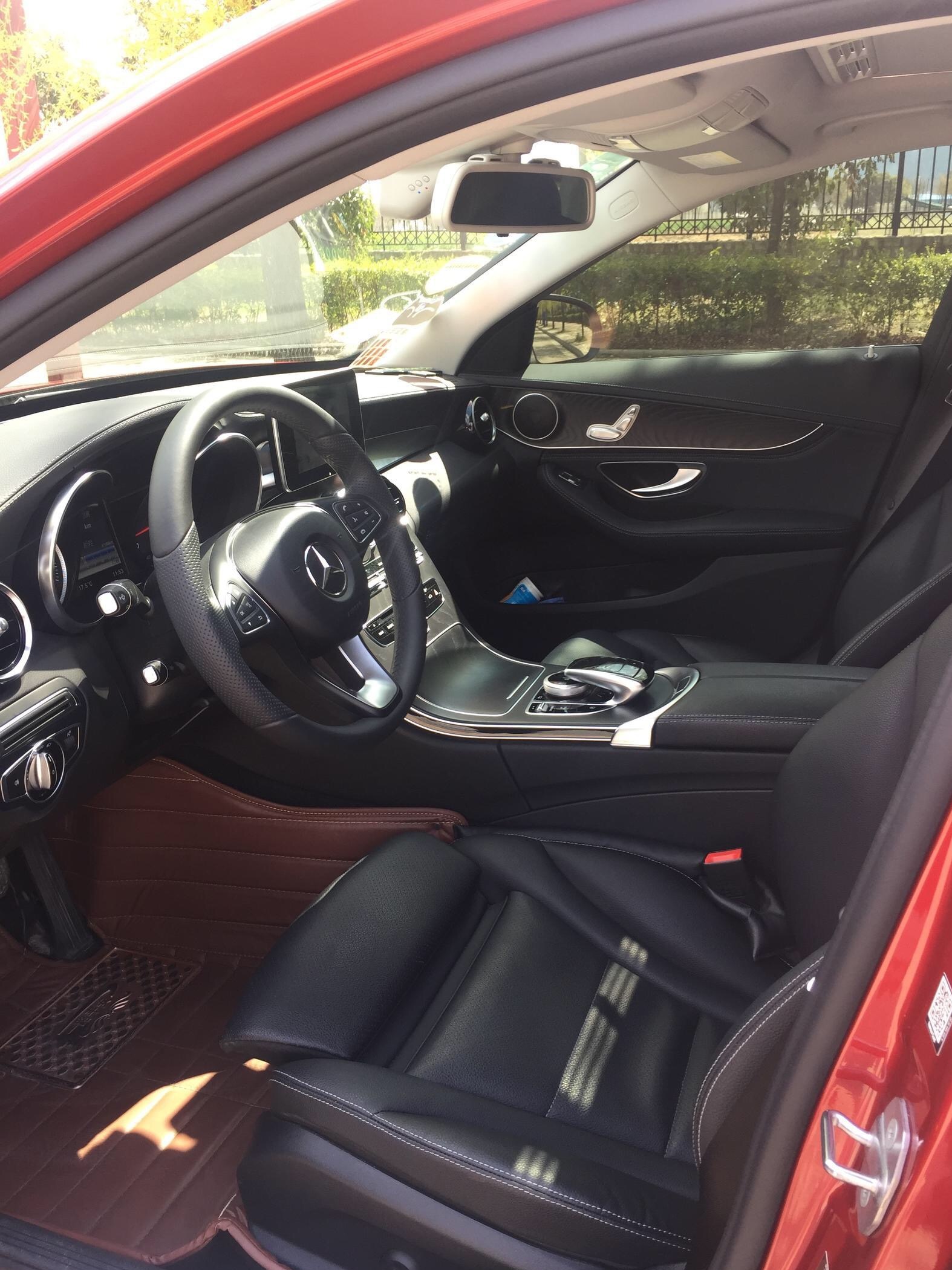 红色奔驰c级180老款,奔驰c180l是什么级别