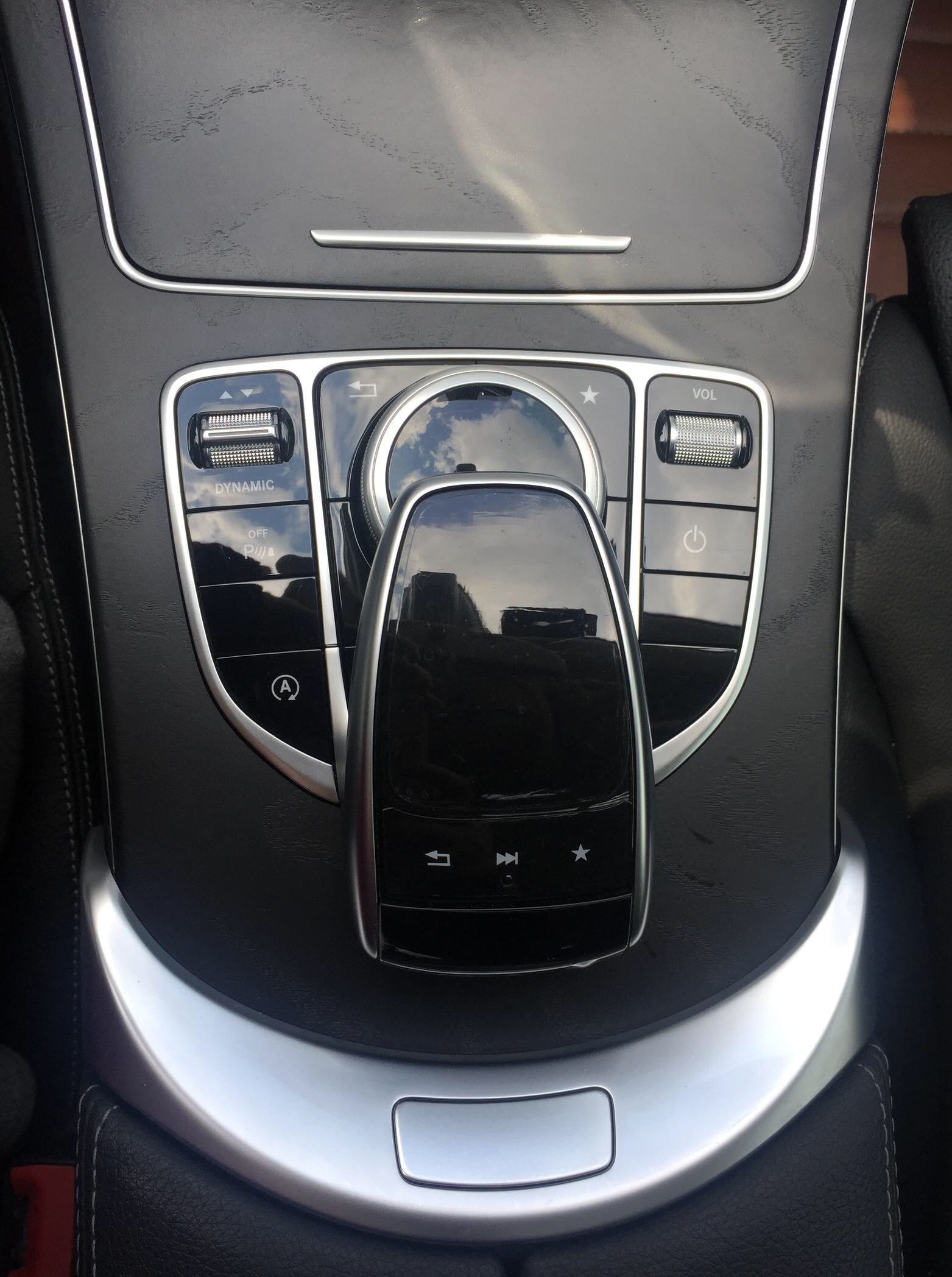 红色奔驰c级180老款,奔驰c180l是什么级别