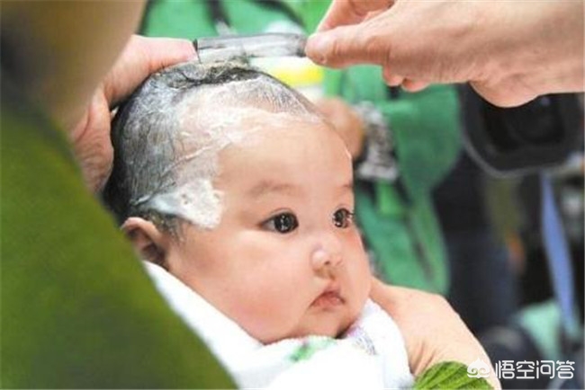 宝宝生下来要剃胎毛吗,婴儿剃胎毛好还是不剃好