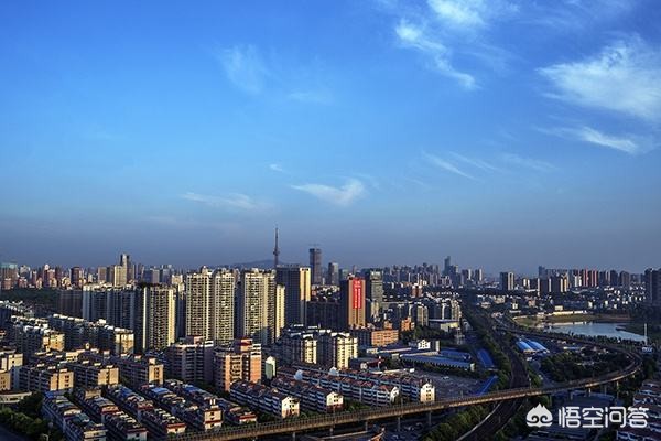 有人说成都在普通超市上班的人工资都有7到8千，是真的吗？