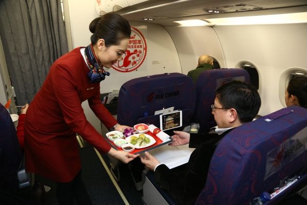 国航：万米高空与旅客过除夕看春晚直播