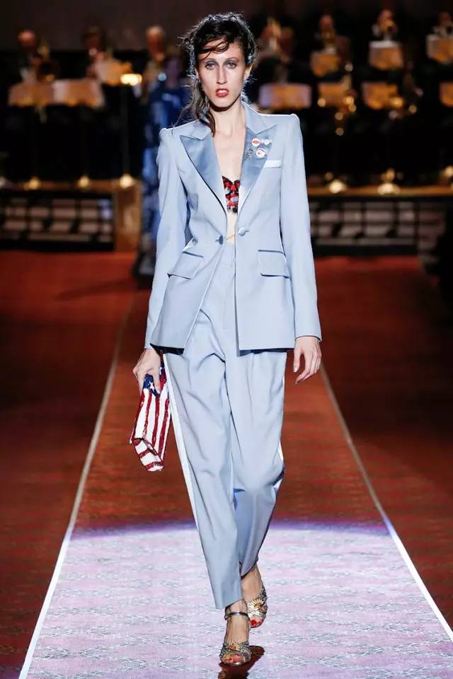 历年春晚服装,今年央视春晚服装