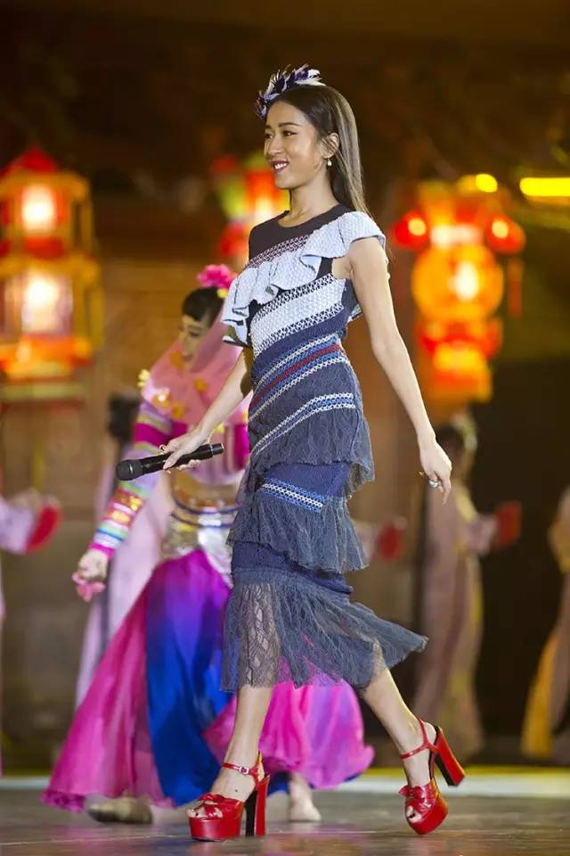 历年春晚服装,今年央视春晚服装