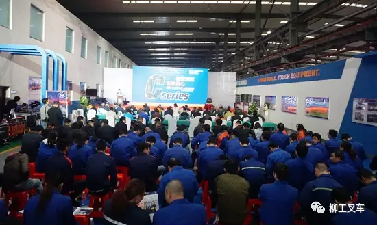 柳工全新四吨叉车,柳工最新款大吨位叉车