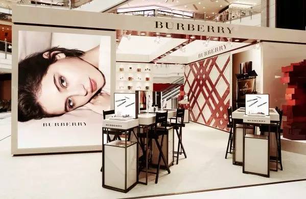 刚到Chanel咖啡店拔了草，这些品牌又搞新花样？！