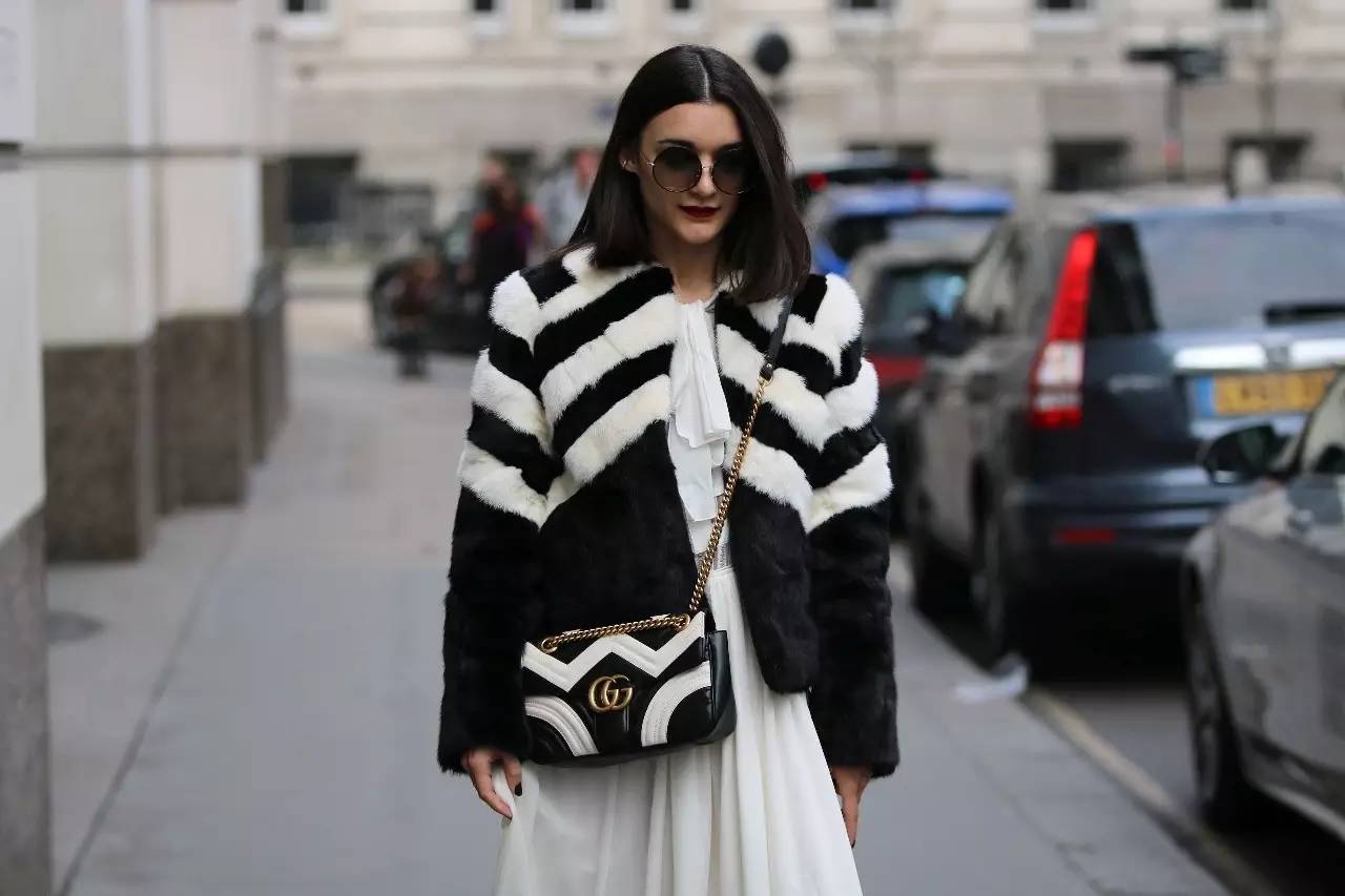 今年买什么包好看,买今年最流行哪款包包