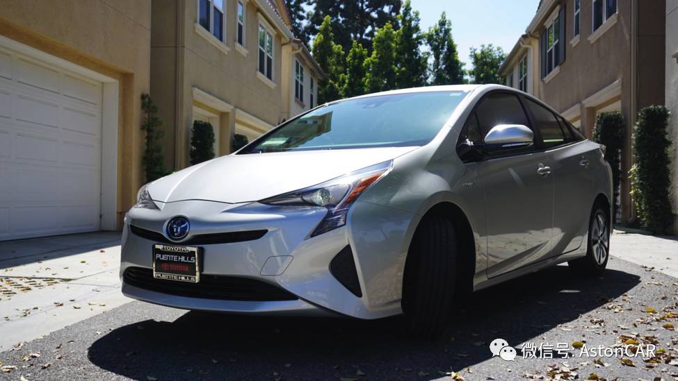 深度试驾丨高手林立，热效率40%的*四代第**普锐斯如何反击