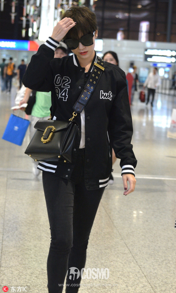 明星同款运动风穿搭,要穿洋气又舒服的运动装