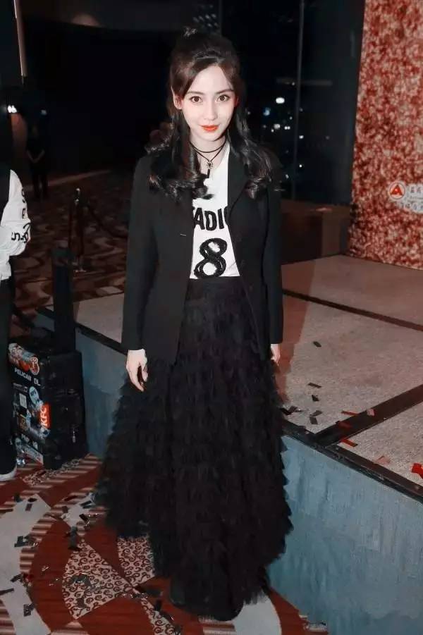 春季纱裙2022新款网红款,春季最洋气的纱裙