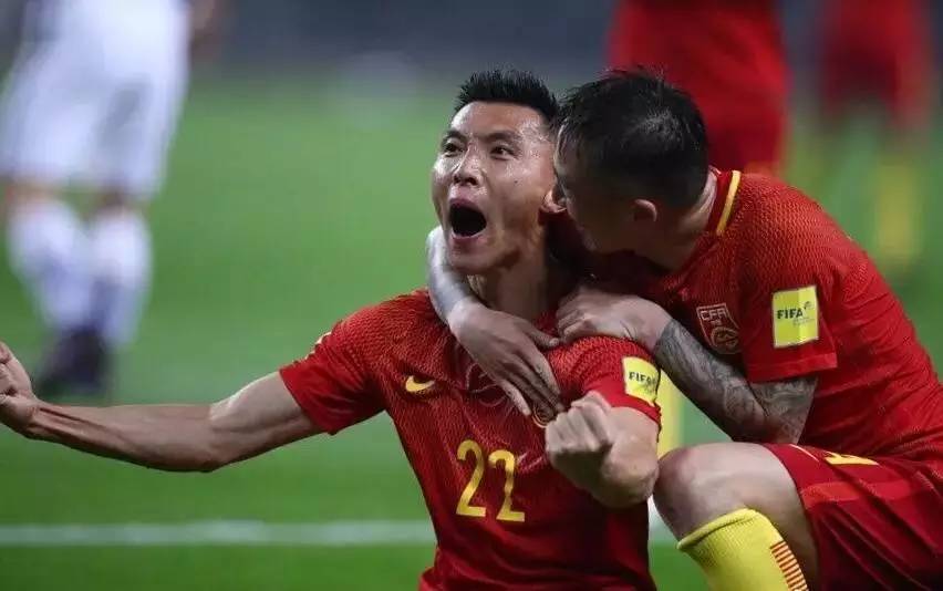 当中国红遇见中国蓝,当中国红遇上迷彩