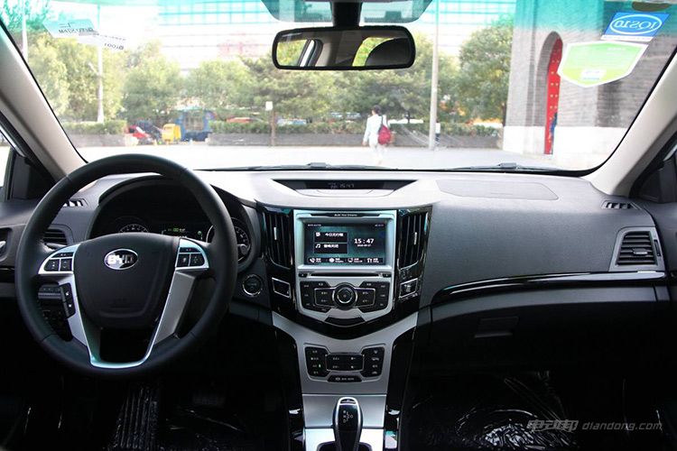 2017款比亚迪e5300购车手册:推荐尊贵型