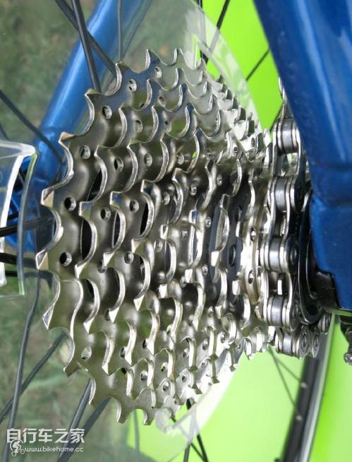 美利达2024新款入门公路车,美利达scultura300