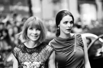 深夜东西｜时尚圈最强联姻，准新娘实力丝毫不输女魔头妈妈