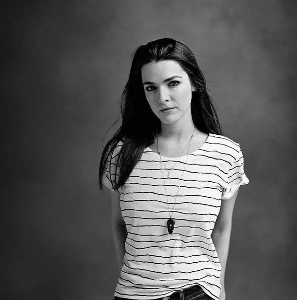 深夜东西｜时尚圈最强联姻，准新娘实力丝毫不输女魔头妈妈