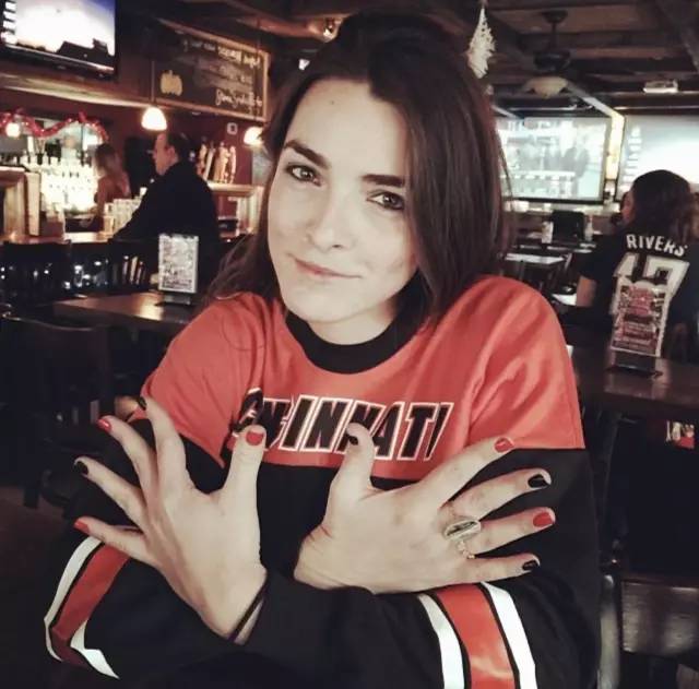 深夜东西｜时尚圈最强联姻，准新娘实力丝毫不输女魔头妈妈