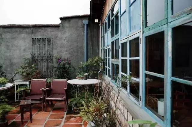 这座藏在旧城区菜市场里的“百货”，装满了老厦门的味道！